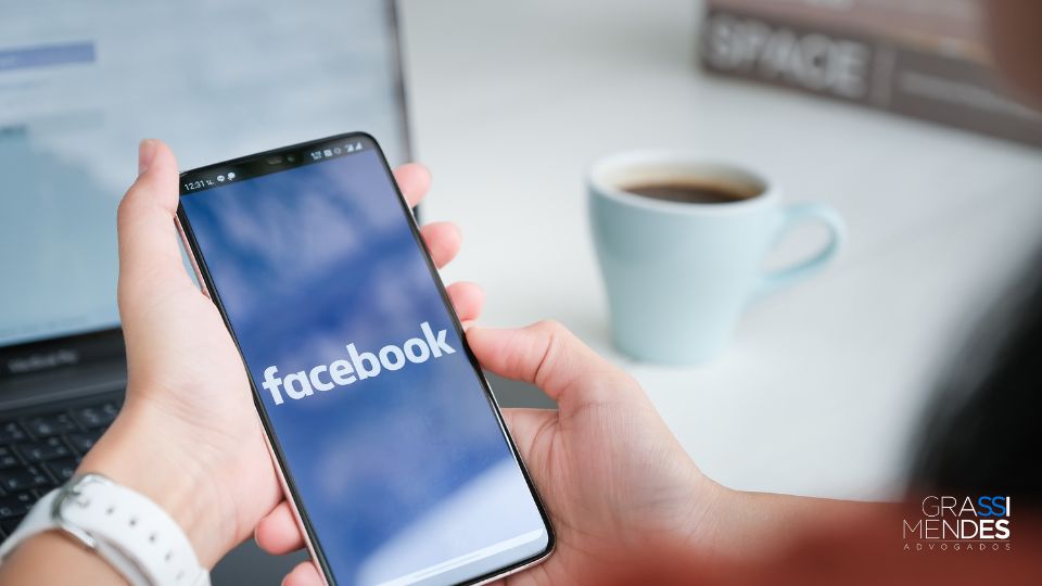facebook-indenizar-conta-hackeada-golpe-grassi-mendes-advogados Facebook irá indenizar mulher por conta hackeada usada em golpe - Grassi Mendes Advogados